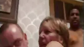 Eine Frau, die ihren ...