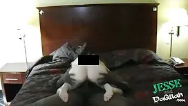 Das Brautpaar in ein ...